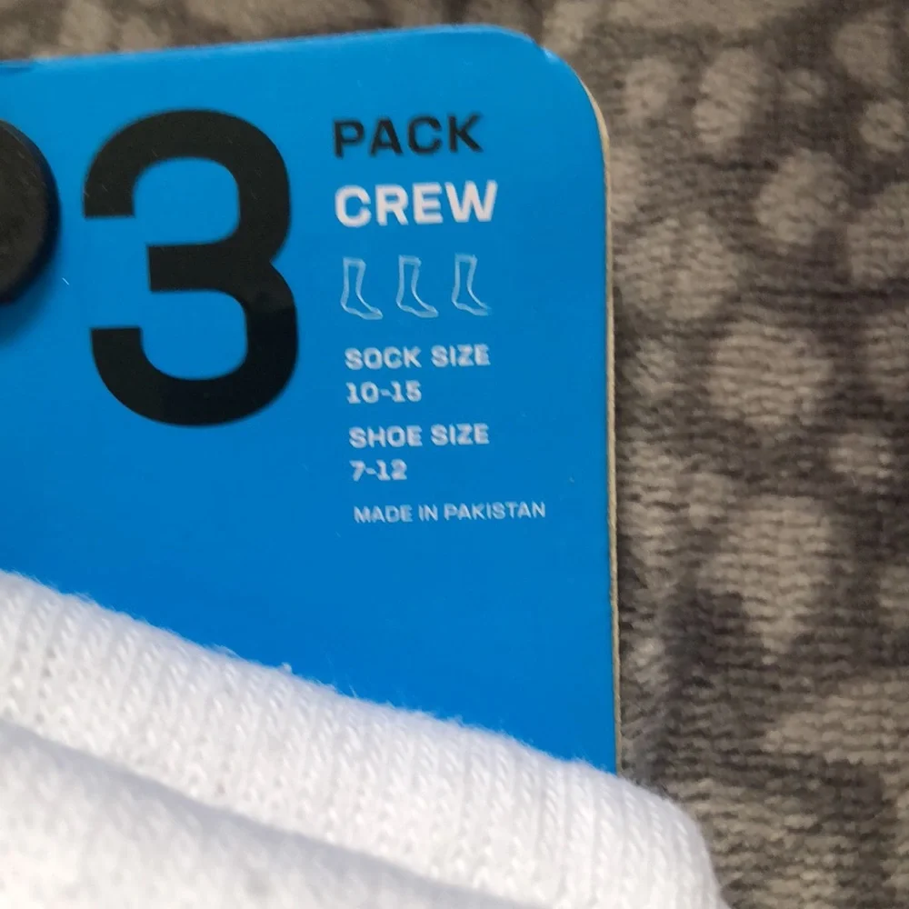 - Men’s Crew Socks